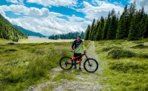 Tour-ebike-lago-Calaita-Alpe-Tognola-Dolomiti-slider-3