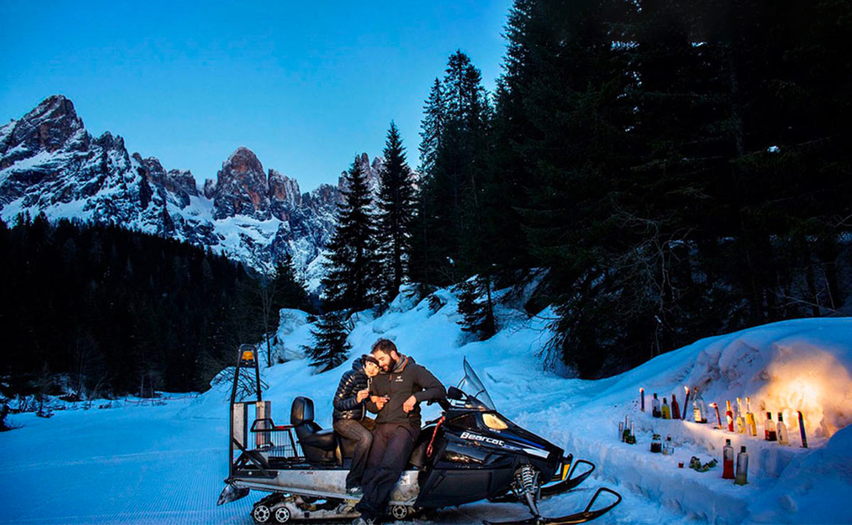 Aperitivo-motoslitta-Alpe-Tognola-Dolomiti-inverno-slider